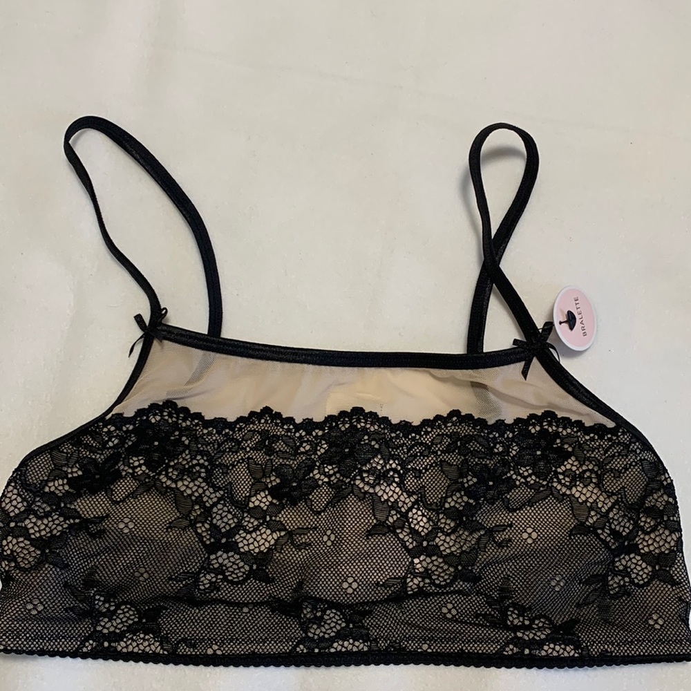 NWT Forever 21 Black Lacey Bralette 34A